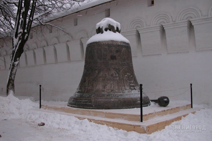 Подъём 35 тонного символа Звенигорода Фотохроника Александра Рудковского