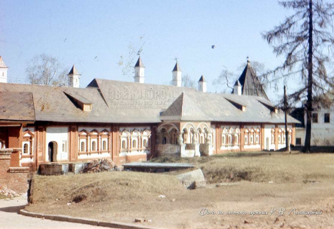 Саввино-Сторожевский монастырь в апреле 1989 года. До возрождения монастыря оставалось 6 лет